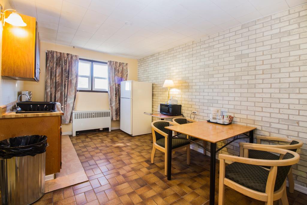 Lagana Hotel Lanigan Екстериор снимка
