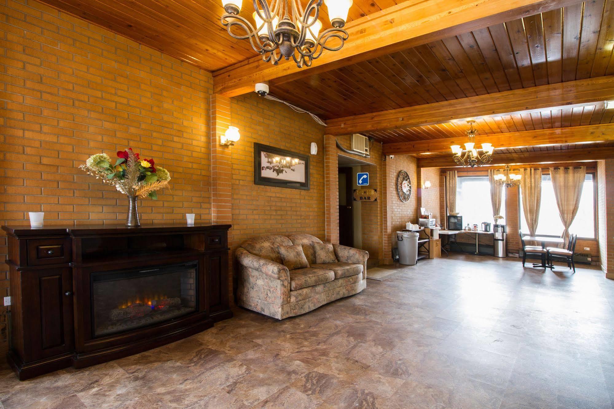 Lagana Hotel Lanigan Екстериор снимка
