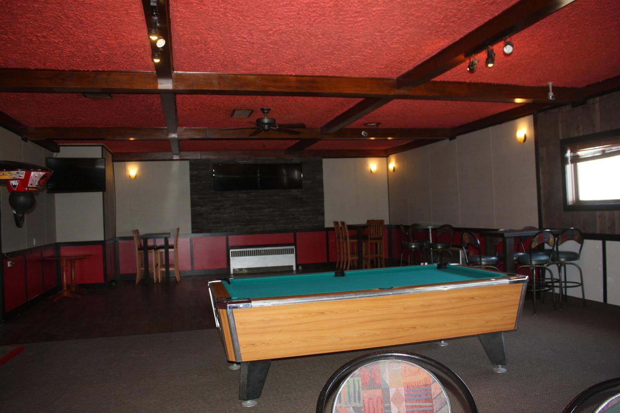 Lagana Hotel Lanigan Екстериор снимка