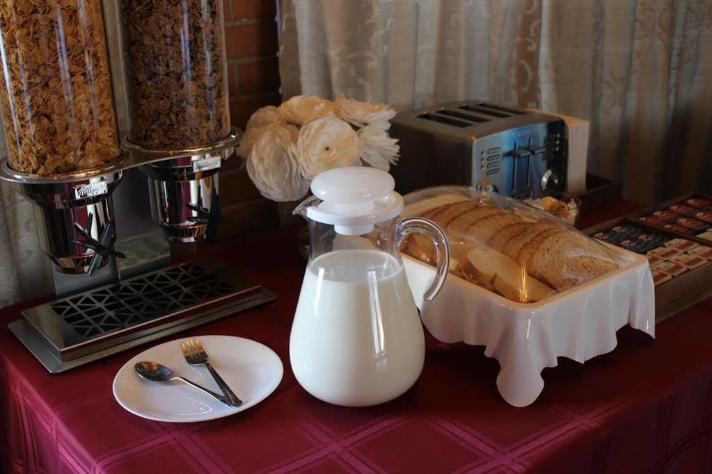 Lagana Hotel Lanigan Екстериор снимка